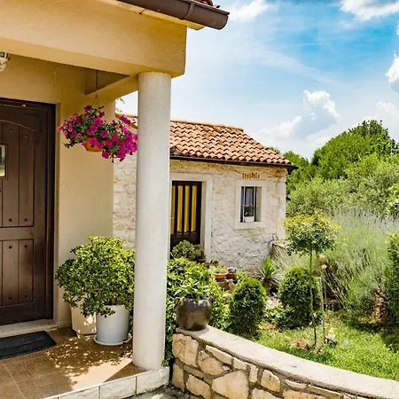 Haus Stepcich Holiday home Plomin